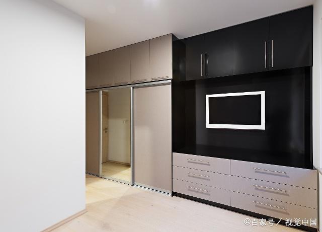 去選“定制衣柜”，帶了設(shè)計(jì)師閨蜜，4個(gè)問題“問倒”商家